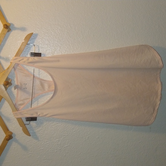 Under Armour Tops - Under Armour tank